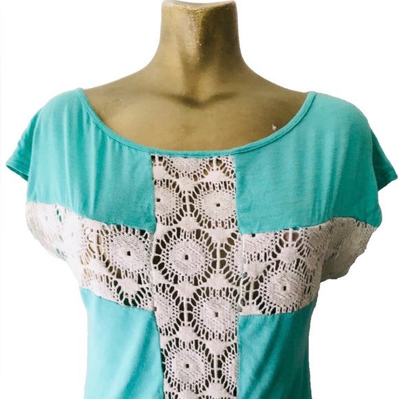 Beautiful Seafoam Top With Lace CROSS M - Picture 10 of 11
